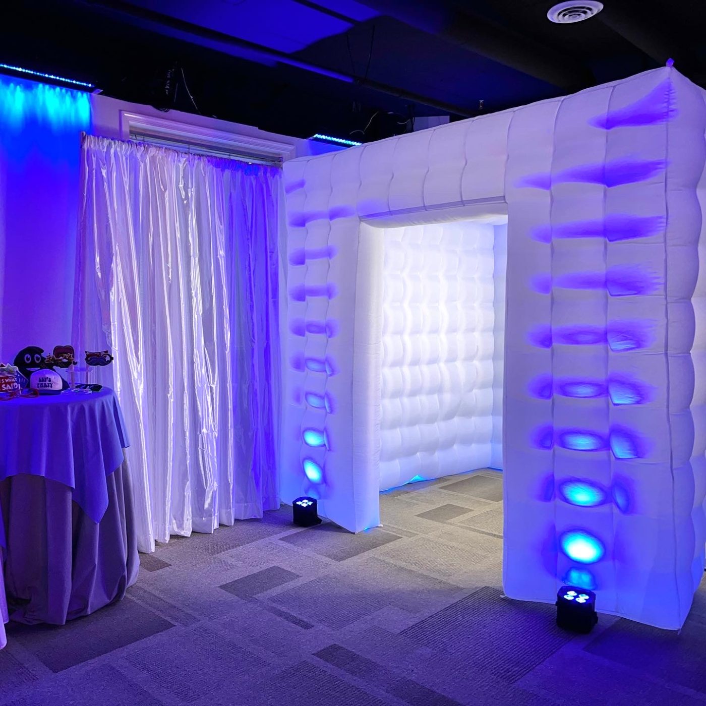 Inflatable LED enclosure photo booth backdrop